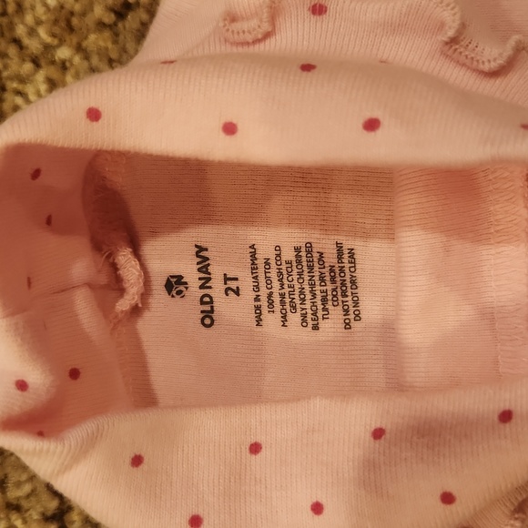 Old Navy Toddler turtle neck, size 2T - Picture 3 of 3
